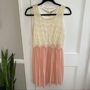 FRANCESCA’S lace top dress